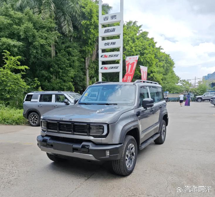 北京BJ40燃油版车型盛大到店！11款配置，如何选择？
