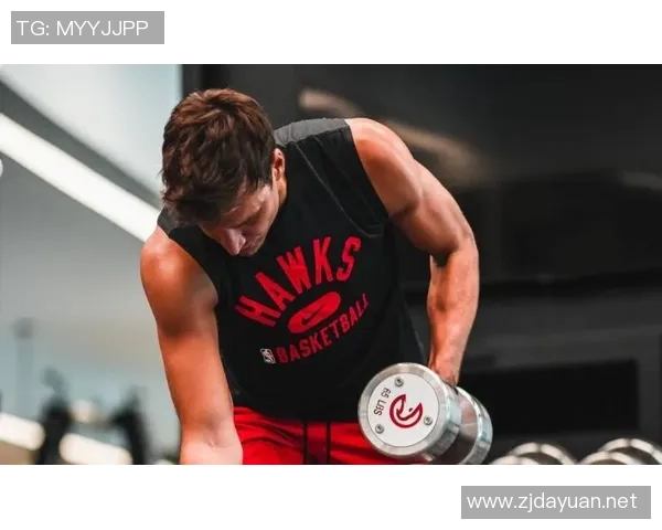 老鹰队全力备战新赛季训练照片展现专注与决心