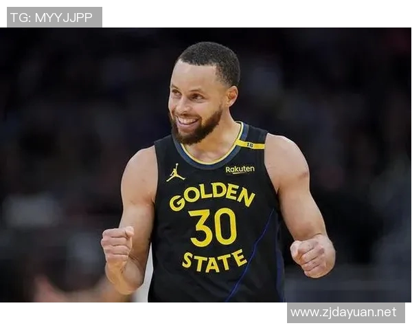 状态不错！库里半场7中4拿到14分3板4助1断