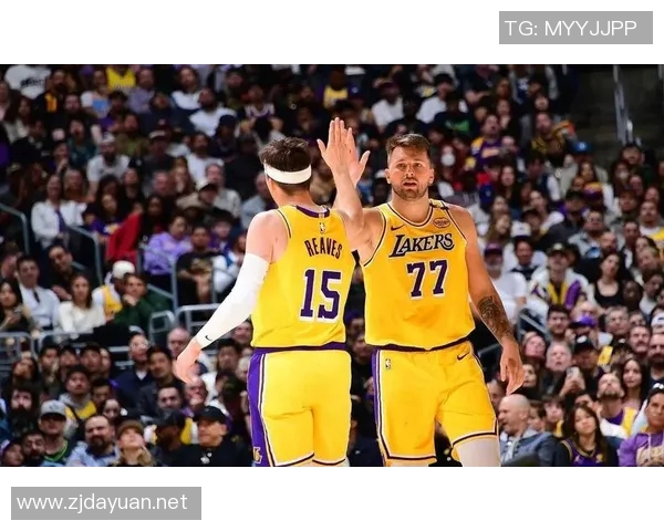 湖人惨败国王！东契奇空砍42分，詹姆斯艾顿效果不佳，众配角打铁